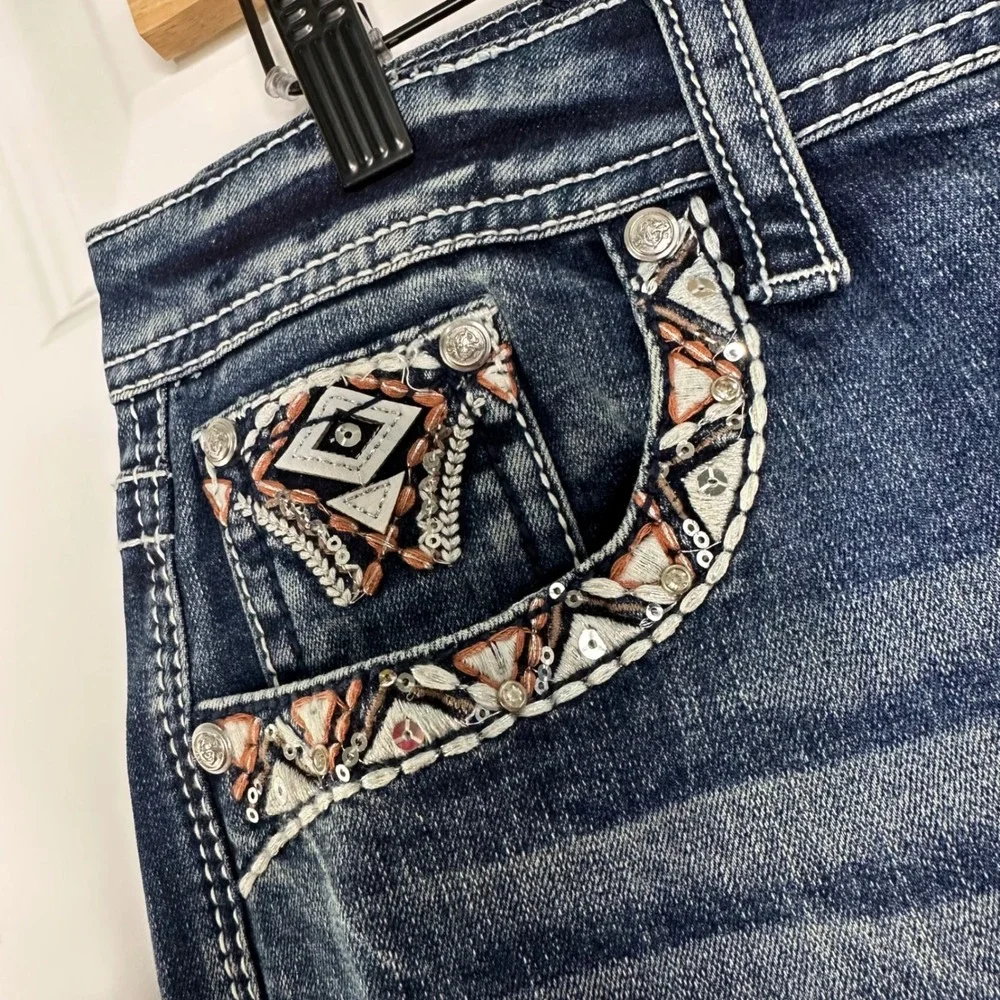 Grace in LA Women's Bootcut Jeans 31 NWT Cow Skull Embellished Easy Fit‎ Y2K